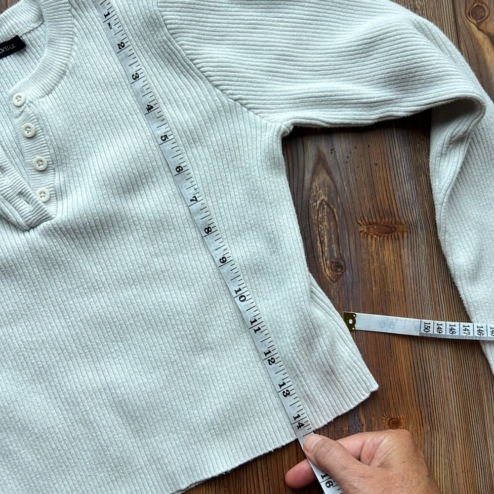 Brandy Melville Lomg Sleeve Cropped shirt - Picture 7 of 7